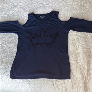 A long sleeve shirts the color is navy blue